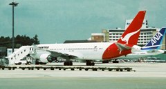 カンタス航空(オーストラリア) ボーイング767-338ER(VH-OGT)
