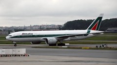 アリタリア-イタリア航空(イタリア).ボーイング777-243.(EI-DDH)