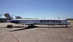 アウストラル航空(アルゼンチン).ボーイング(マクドネルダグラス)MD-83(DC-9-83)(LV-WGM)